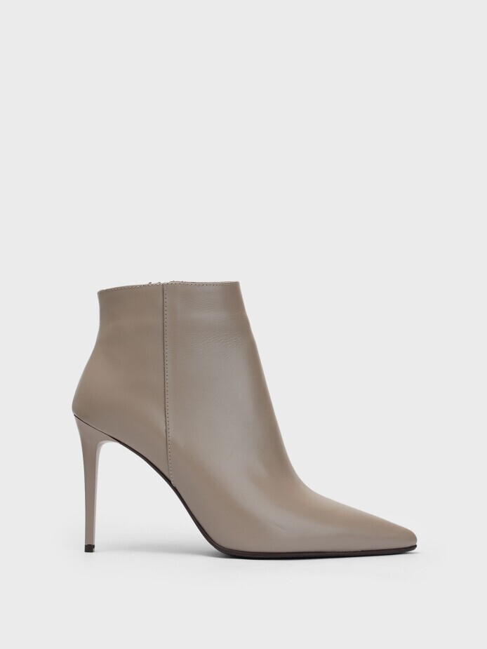 20525 KADIN BOT VİZON - 