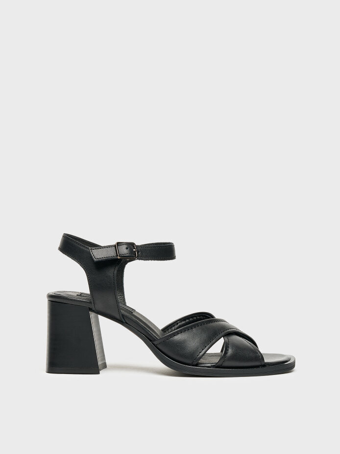 30125 KADIN TOPUKLU AYAKKABI SİYAH 