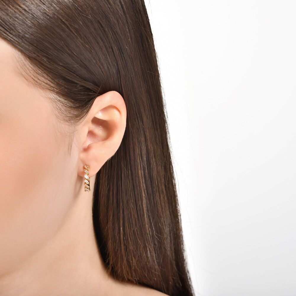 18 AYAR GOLD ALTIN 0,39 KARAT BAGET PIRLANTA KÜPE					 - 3